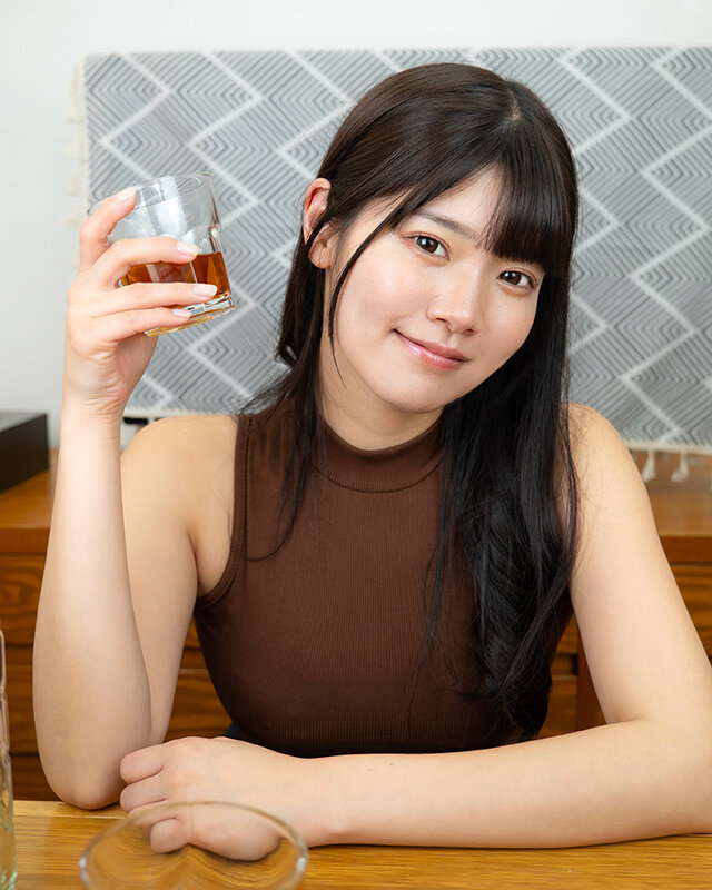 【VR動画】aquco00133｜美木ひなの｜気軽に話せる唯一の女友達が無防備な姿で寝ているのを見ていたら友情よりも性欲が勝ってしまい… 美木ひなの