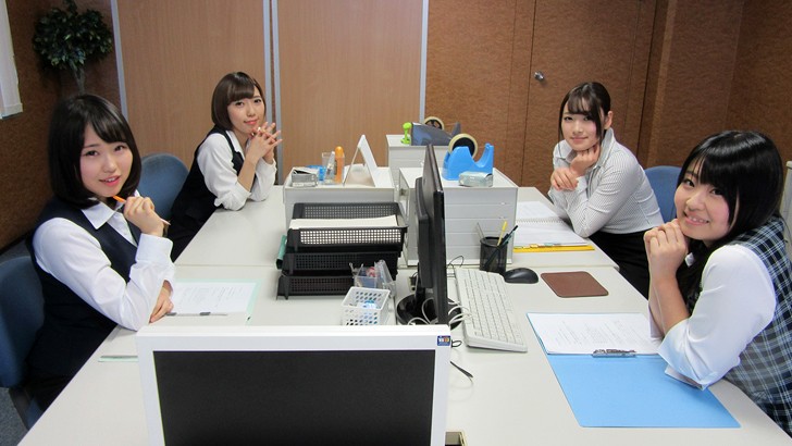 【VR動画】11varm00017｜さとう愛理・藤川れいな・坂井亜美｜【VR】ハチャメチャOL総務部巨乳3課【前編】