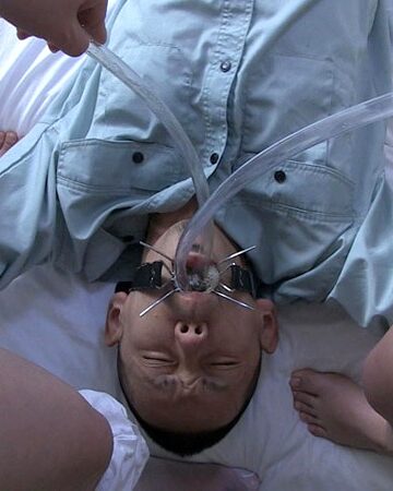 【VR動画】h_157vrxs00110｜大城かえで・滝川玲美・新山かほ｜強●飲尿収容所